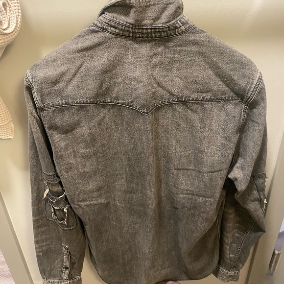 Kooples Jeans Men’s Button Down Distressed shirt, size small - Great Condition! - Picture 6 of 6